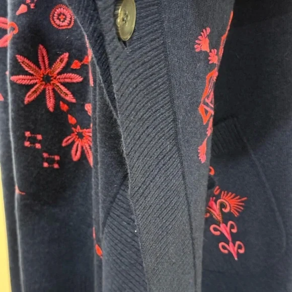 JOHNNY WAS
EMBROIDERED WOOL & CASHMERE
THE CLASSIC CAPE - Picture 13 of 15